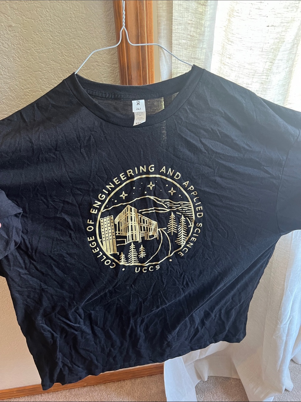 2XU Black Short-Sleeve Tee with Gold College of Engineering Emblem